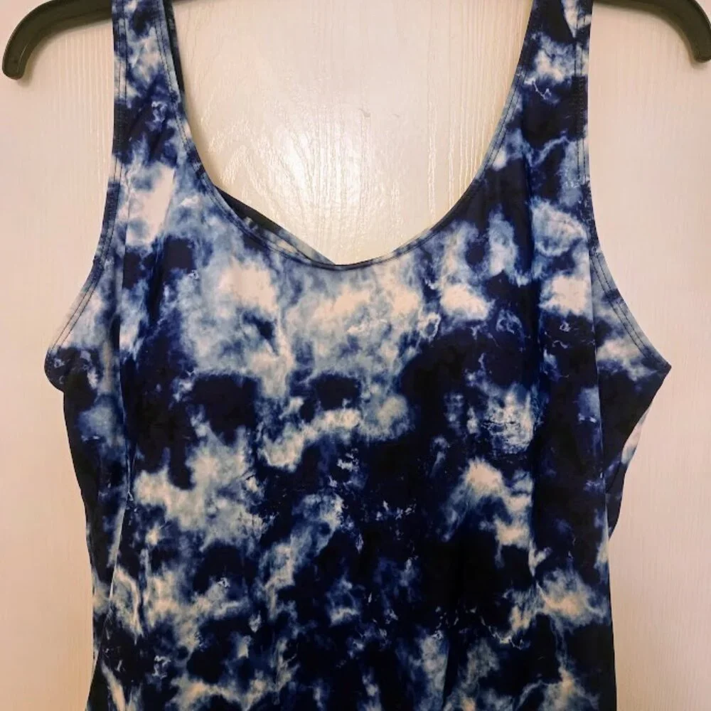 Blue tie-dye print‎ swimsuit with criss cross straps Size XXL